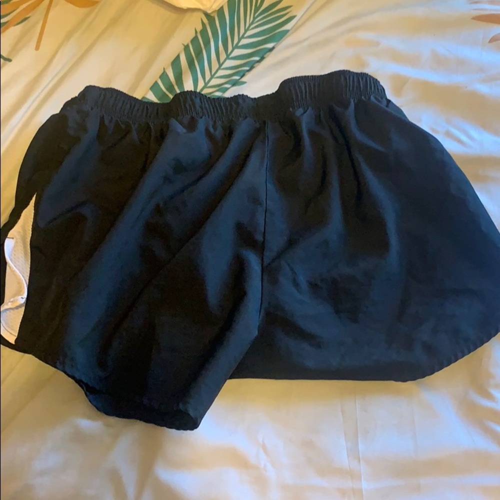 Nike running shorts - Picture 2 of 2